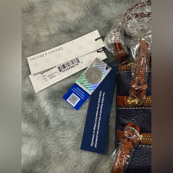 Dooney & Bourke Penn State Nittany Lions Navy Crossbody Bag with Dust Bag NEW - Picture 11 of 15